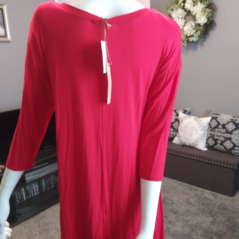 Red top - Picture 2 of 4